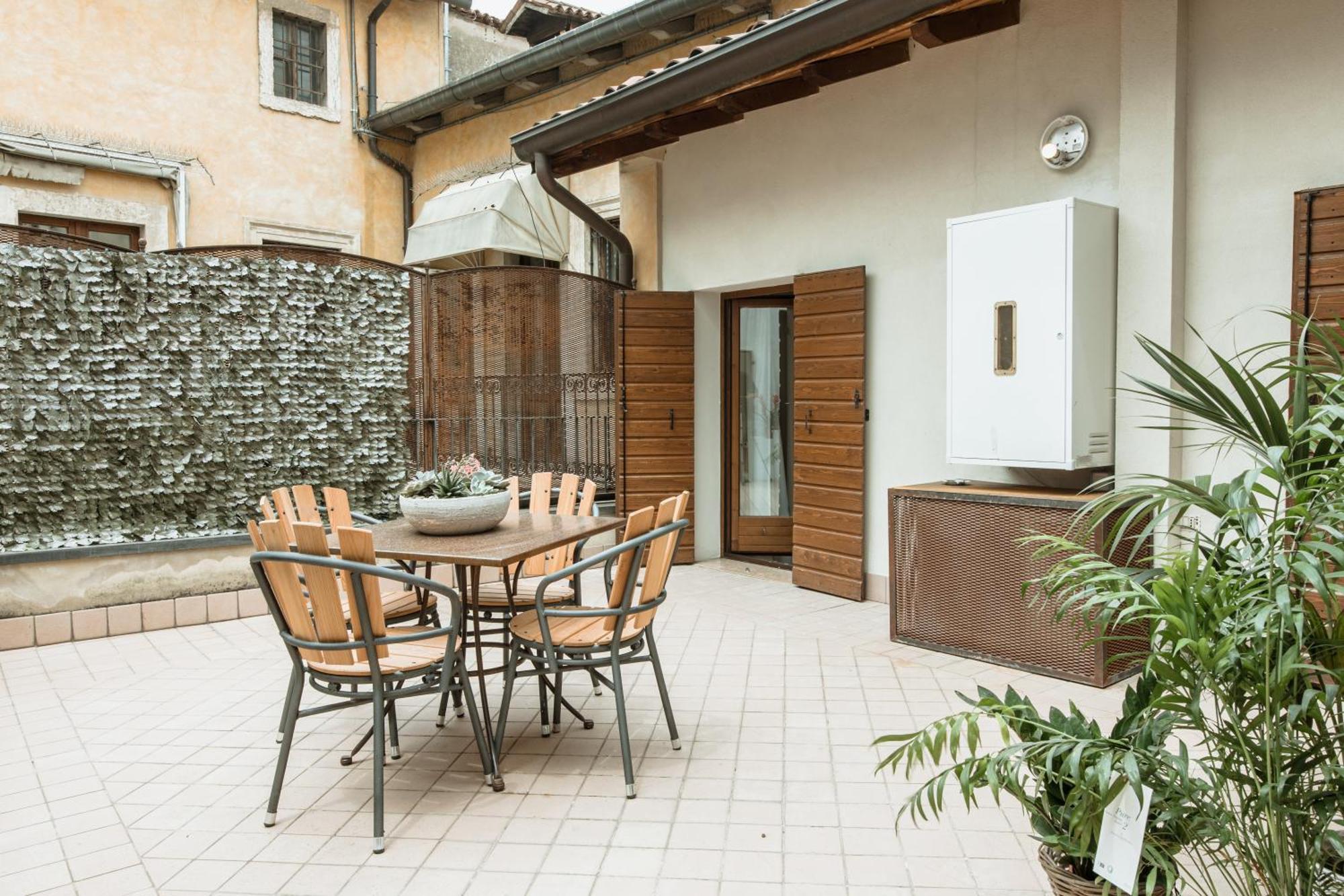 Osteria Luxury Apartments Peschiera del Garda Eksteriør billede