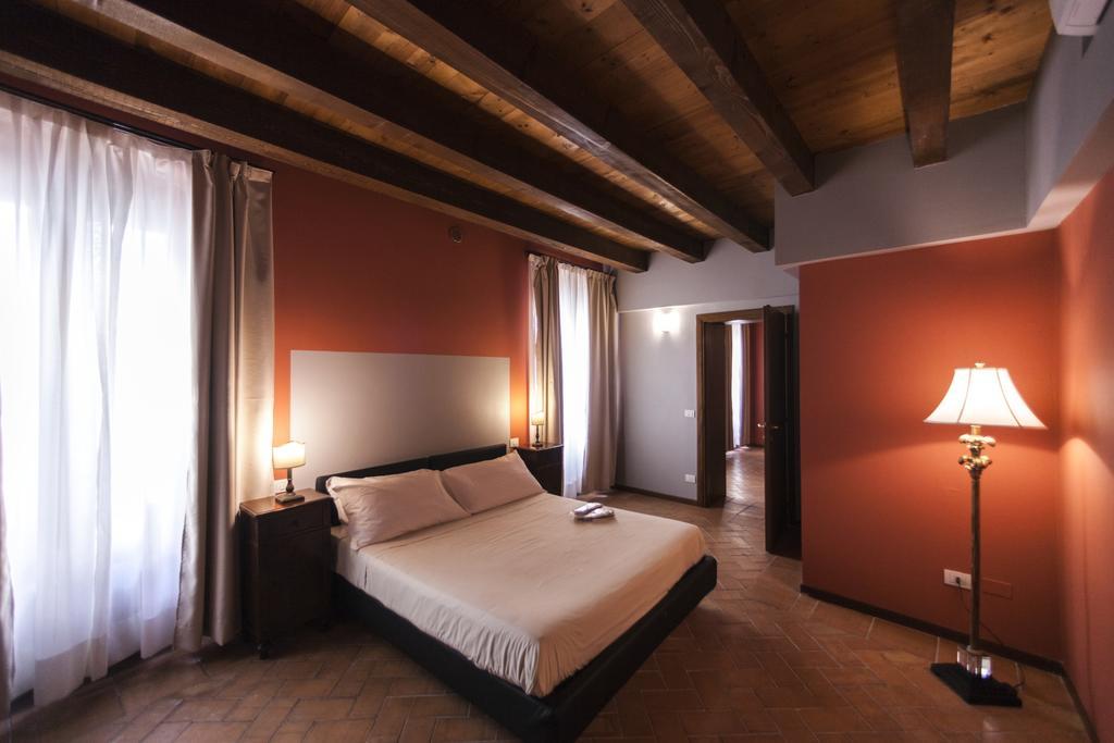 Osteria Luxury Apartments Peschiera del Garda Eksteriør billede