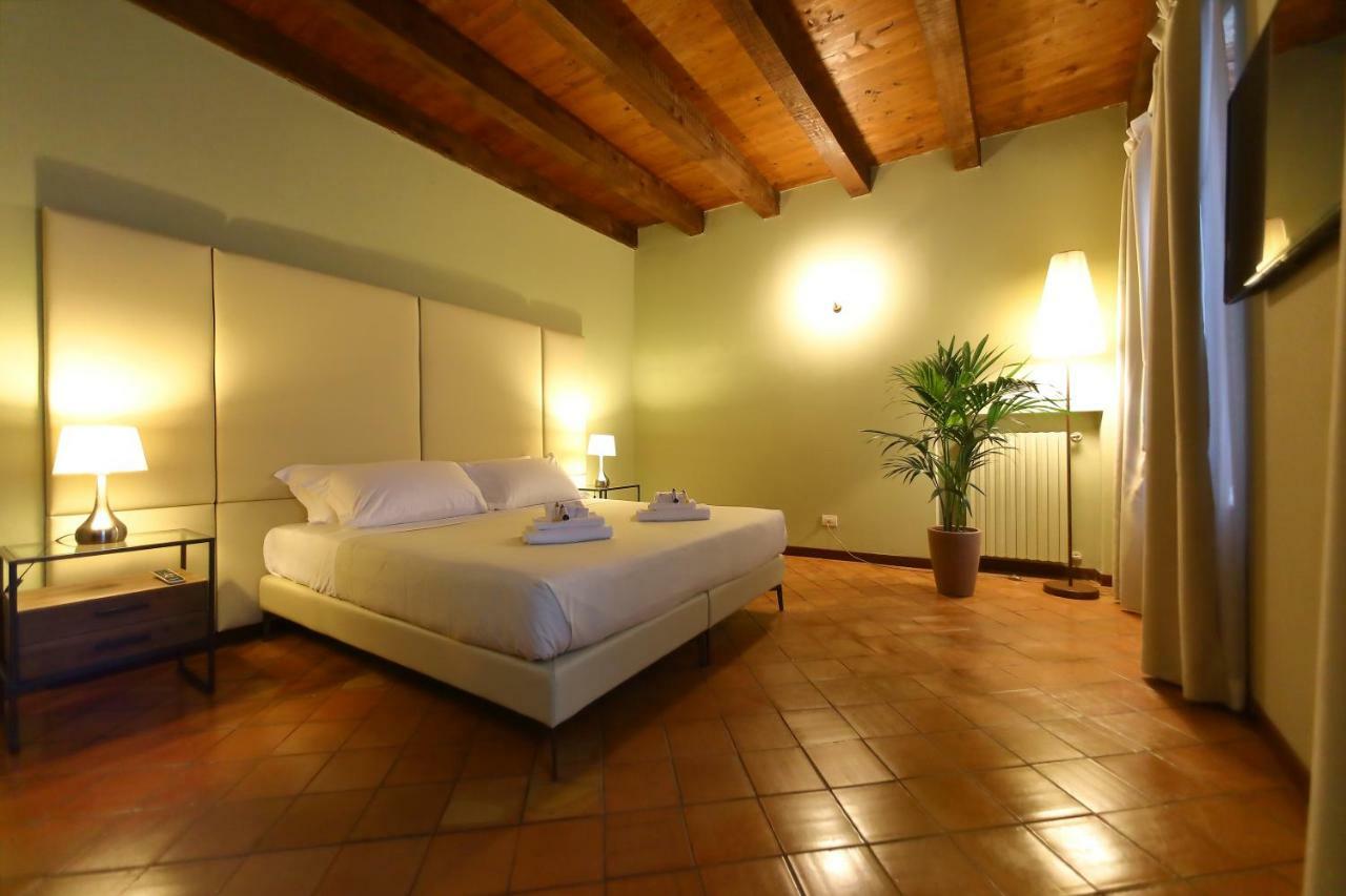 Osteria Luxury Apartments Peschiera del Garda Eksteriør billede